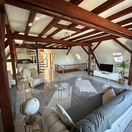 Schoene Grosse Maisonettenwohnung In Weissenthurm Εξωτερικό φωτογραφία