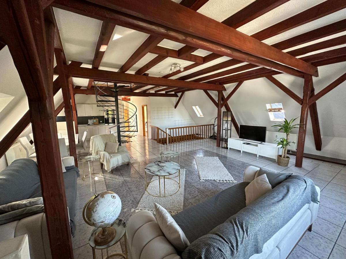 Schoene Grosse Maisonettenwohnung In Weissenthurm Εξωτερικό φωτογραφία