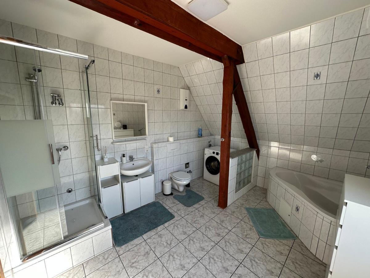 Schoene Grosse Maisonettenwohnung In Weissenthurm Εξωτερικό φωτογραφία