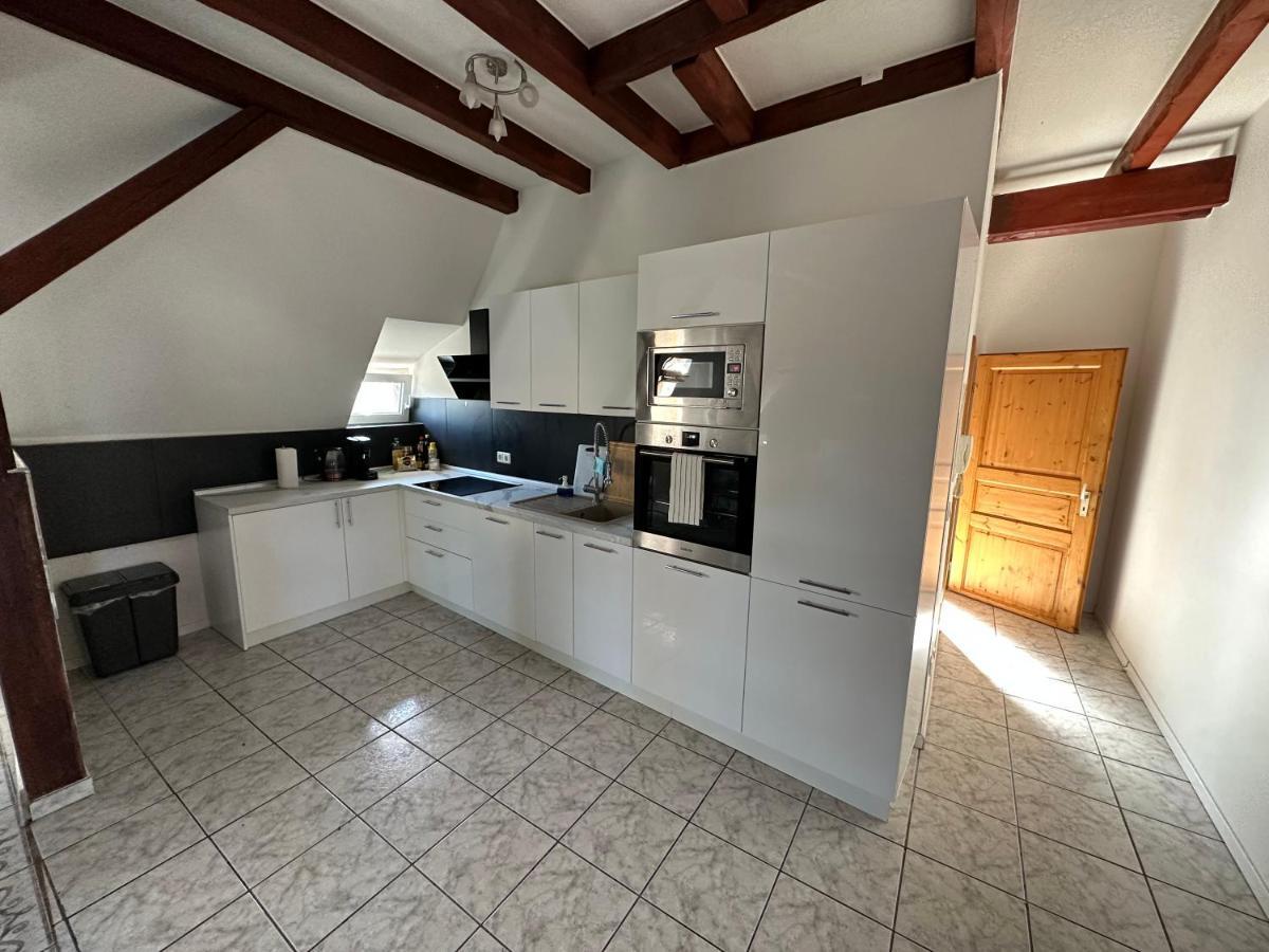 Schoene Grosse Maisonettenwohnung In Weissenthurm Εξωτερικό φωτογραφία